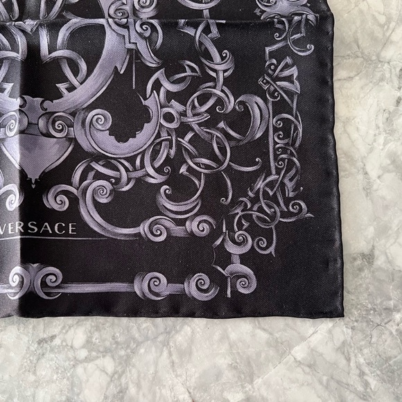 Brand New Versace Kerchief - Picture 2 of 3